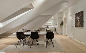 Arctic Homes - Premium Retreat